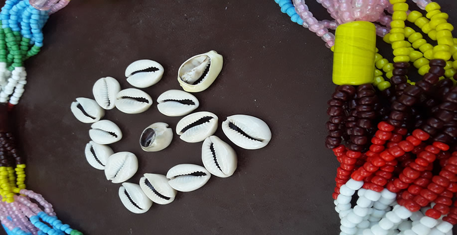Free cowrie shell divination reading for love